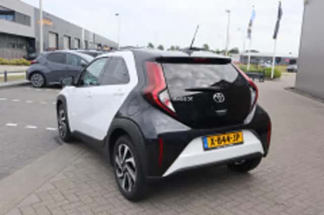 Toyota Aygo (2023) thumbnail 3