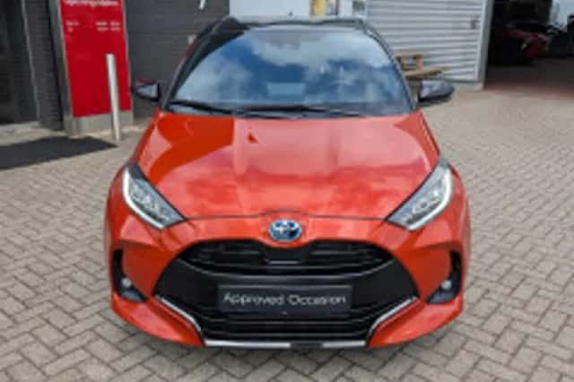 Toyota Yaris (2023) thumbnail 3