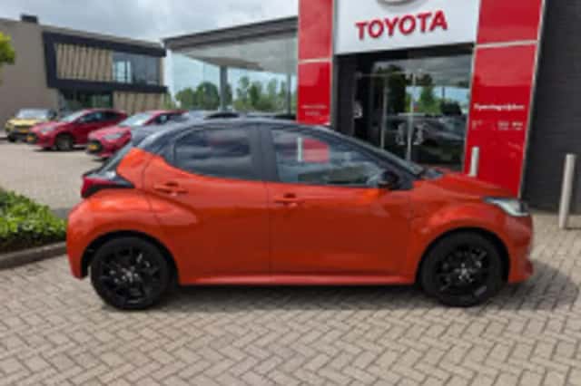 Toyota Yaris (2023) thumbnail 5