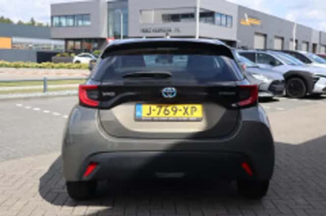 Toyota Yaris (2020) thumbnail 4