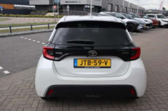 Toyota Yaris (2024) thumbnail 4
