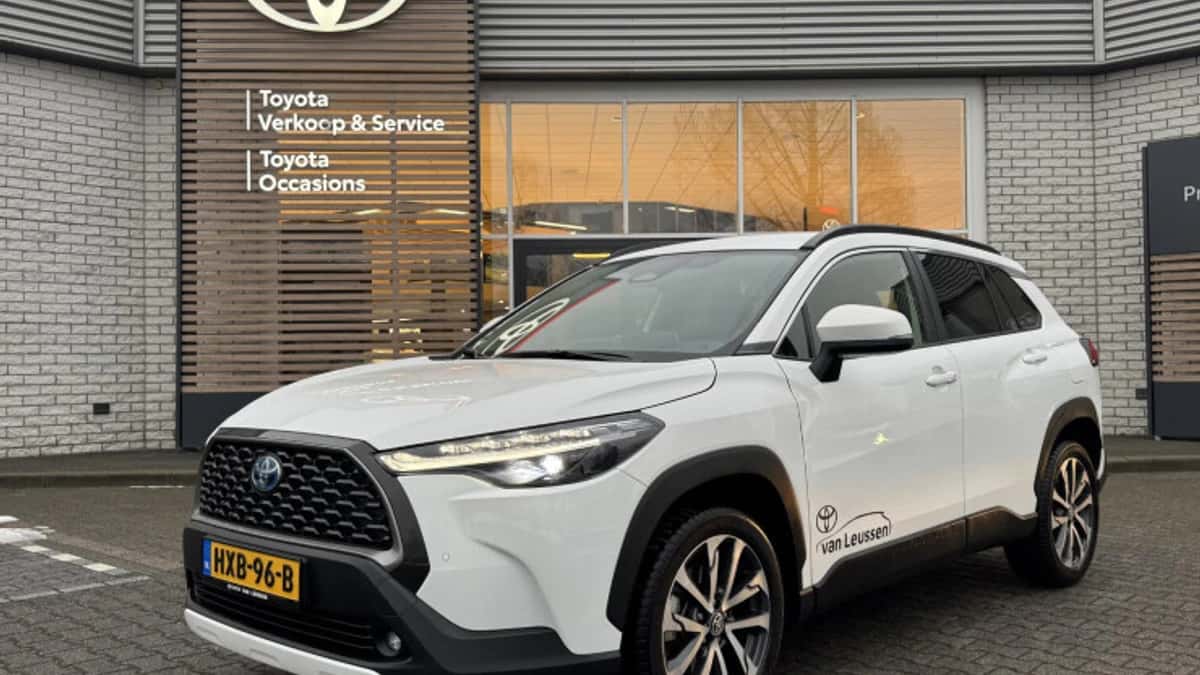 Toyota Corolla (2024) — foto 1