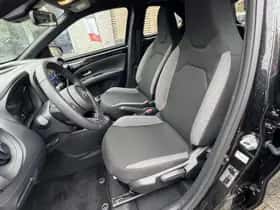 Toyota Aygo X (2024) thumbnail 18