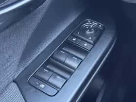 Toyota C hr (2025) thumbnail 29