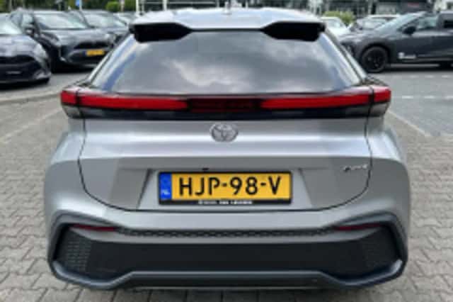 Toyota C hr (2025) thumbnail 4