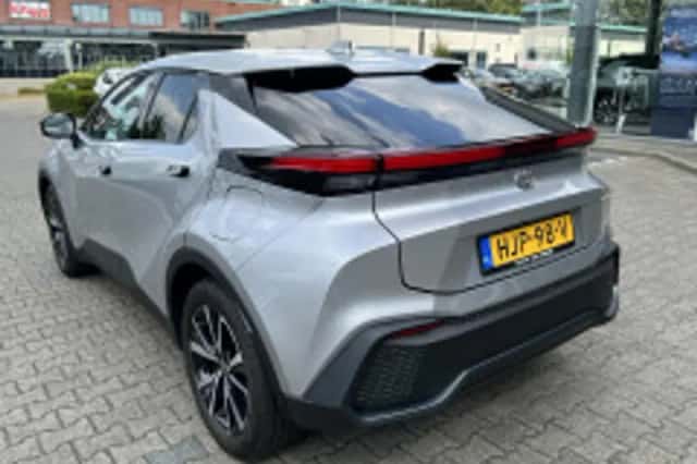 Toyota C hr (2025) thumbnail 5