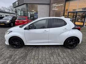 Toyota Yaris (2023) thumbnail 2
