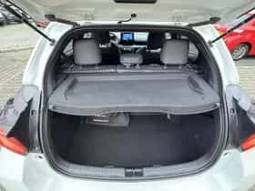 Toyota Yaris (2023) thumbnail 18