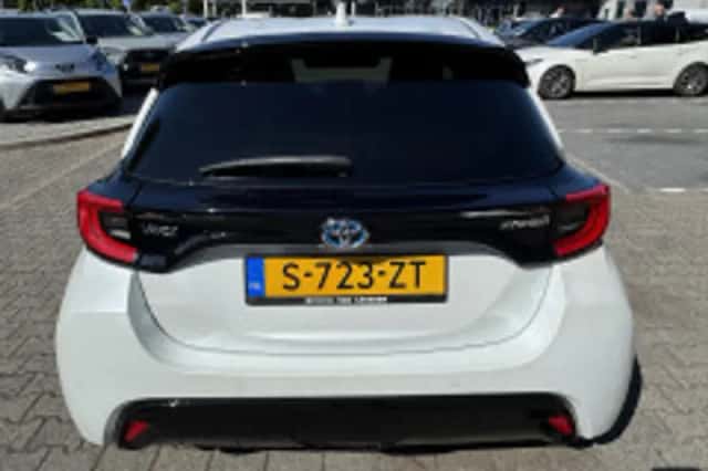 Toyota Yaris (2023) thumbnail 4