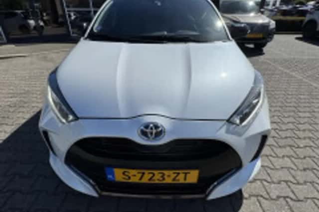 Toyota Yaris (2023) thumbnail 6