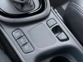 Toyota Yaris (2023) thumbnail 64