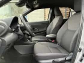 Toyota Yaris Cross (2025) thumbnail 45