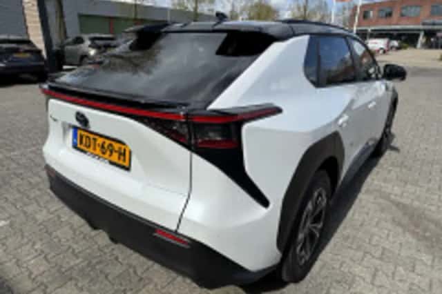 Toyota bZ4X (2026) thumbnail 5