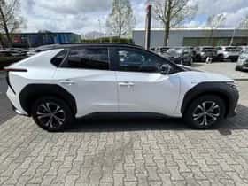 Toyota bZ4X (2026) thumbnail 10