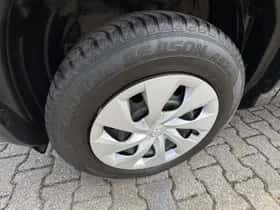 Toyota Yaris Cross (2023) thumbnail 17