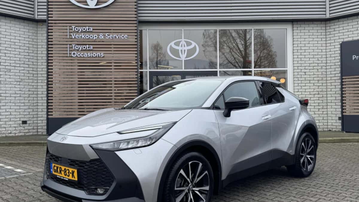 Toyota C hr (2024) — foto 1