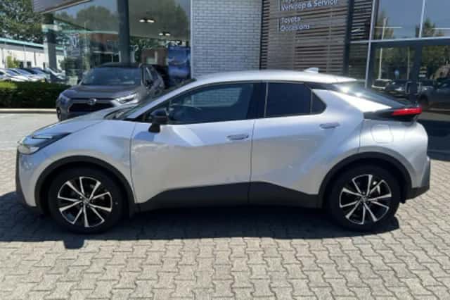 Toyota C hr (2024) thumbnail 2