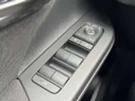 Toyota C hr (2024) thumbnail 54