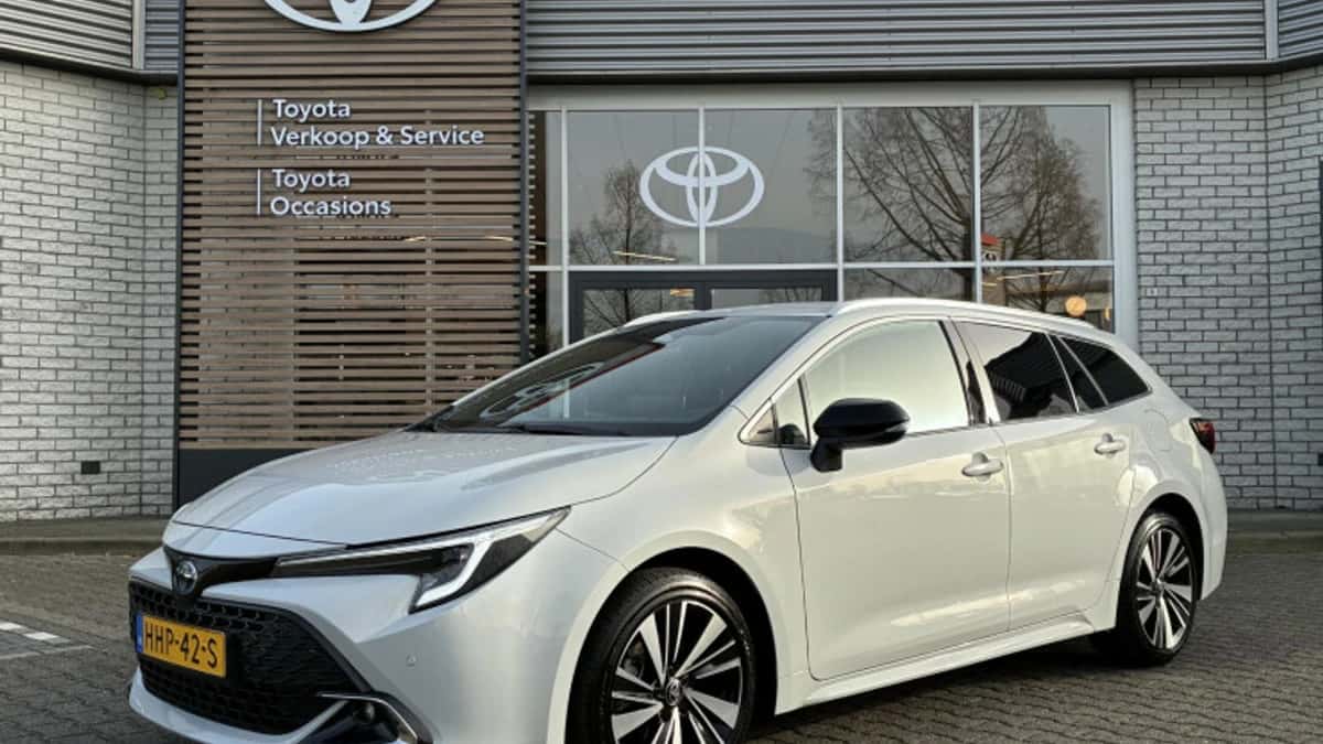 Toyota Corolla (2025) — foto 1