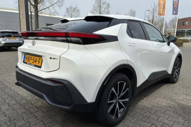 Toyota C hr (2025) thumbnail 2