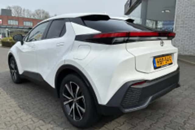 Toyota C hr (2025) thumbnail 5