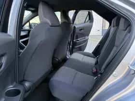 Toyota C hr (2026) thumbnail 10