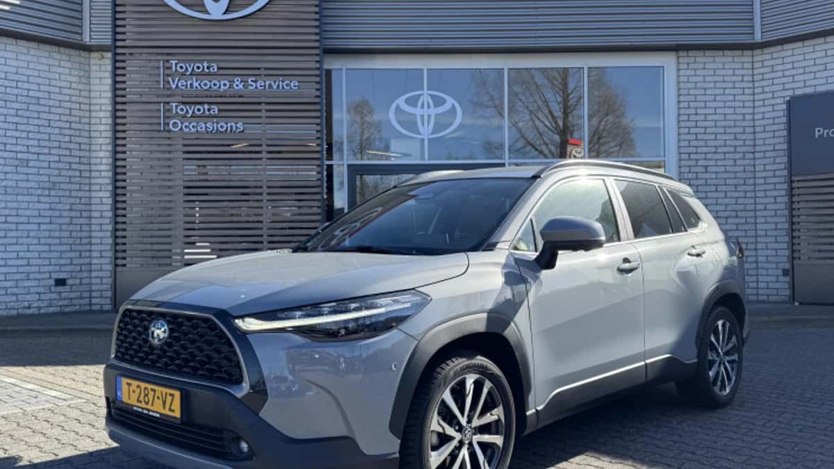 Toyota Corolla (2023) — foto 1