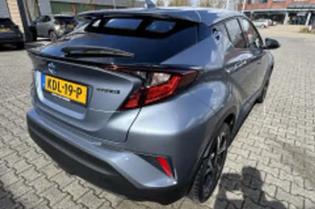 Toyota C hr (2023) thumbnail 3