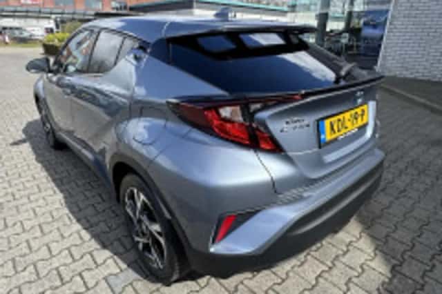 Toyota C hr (2023) thumbnail 5