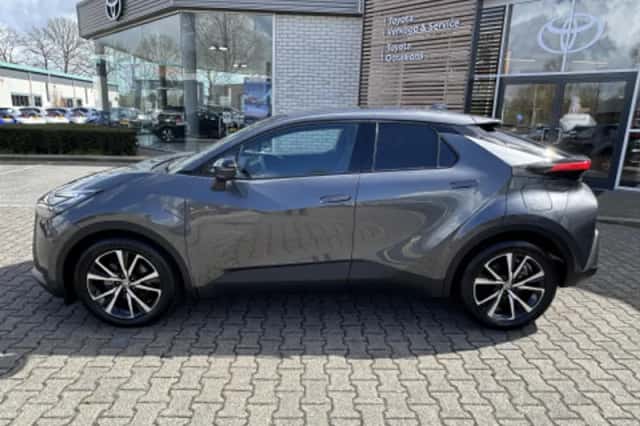 Toyota C hr (2024) thumbnail 2