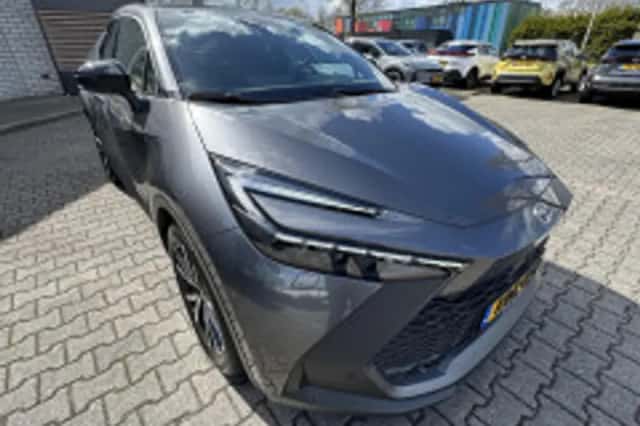 Toyota C hr (2024) thumbnail 5