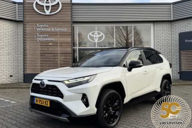 Toyota RAV4 (2022) thumbnail 1