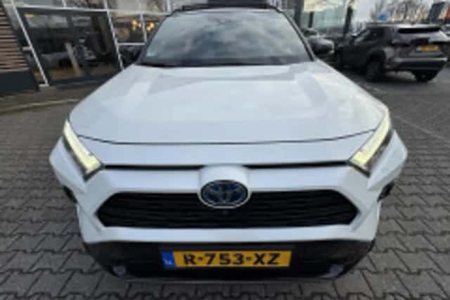 Toyota RAV4 (2022) thumbnail 6