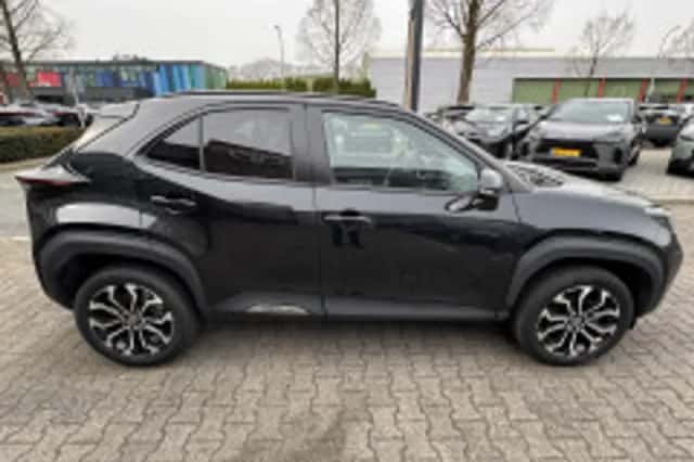 Toyota Yaris Cross (2025) thumbnail 6
