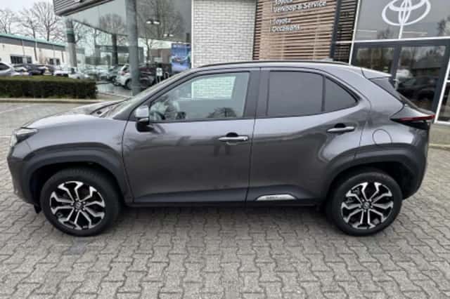 Toyota Yaris Cross (2025) thumbnail 2