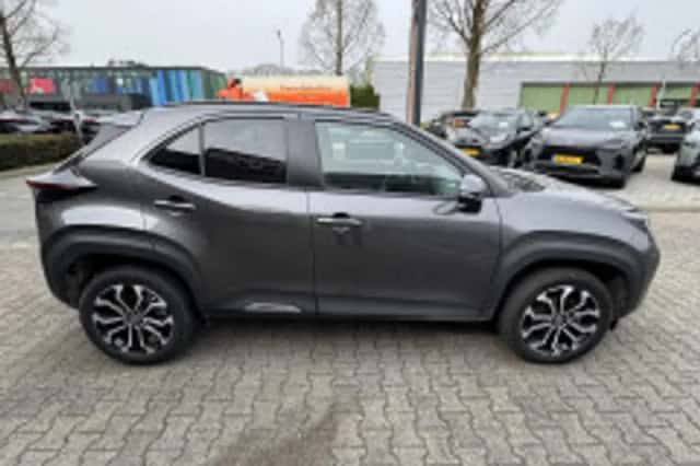 Toyota Yaris Cross (2025) thumbnail 4