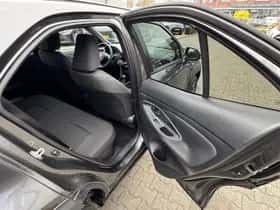 Toyota Yaris Cross (2025) thumbnail 23