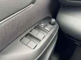 Toyota Yaris Cross (2025) thumbnail 54