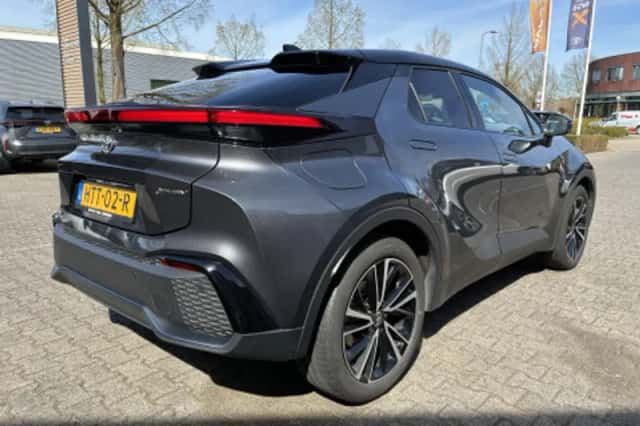 Toyota C hr (2025) thumbnail 2
