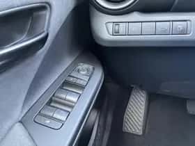 Toyota C hr (2025) thumbnail 29