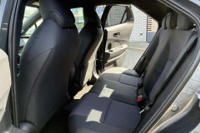Toyota C hr (2025) thumbnail 4
