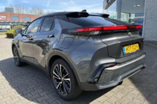Toyota C hr (2025) thumbnail 5