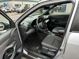 Toyota Yaris Cross (2025) thumbnail 17