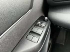 Toyota Yaris Cross (2025) thumbnail 54