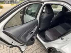 Toyota Yaris Cross (2025) thumbnail 58
