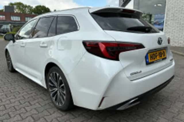 Toyota Corolla (2024) thumbnail 5