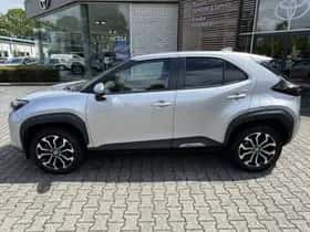 Toyota Yaris Cross (2024) thumbnail 2