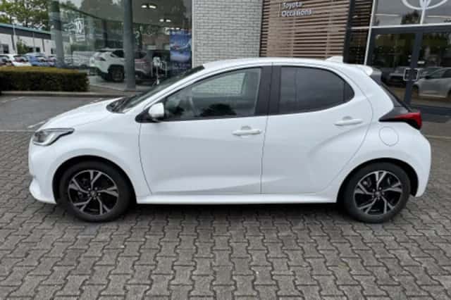 Toyota Yaris (2025) thumbnail 2