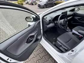Toyota Yaris (2025) thumbnail 17