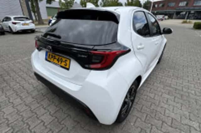 Toyota Yaris (2025) thumbnail 3